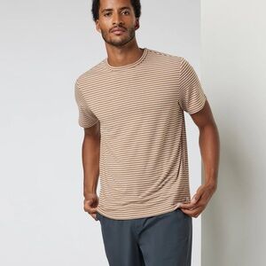 vuori short sleeve current stripe tee